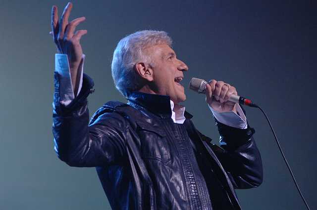 Dennis DeYoung to Perform at "Eat to the Beat" Concert Series